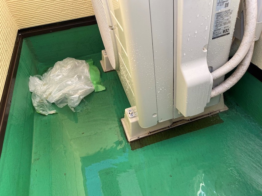 ベランダのドレン排水をせき止める